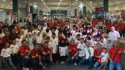 Telkomsel Ajak Anak-Anak Panti Asuhan Belanja dan Berbagi Keberkahan di Palembang